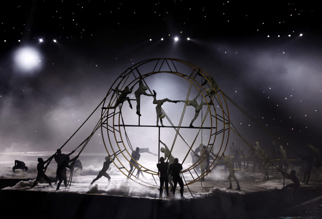 La representación final de Records, dirigida por Tom Jolly. La ceremonia de clausura de los Juegos Olímpicos de 2024. "Stade de France".