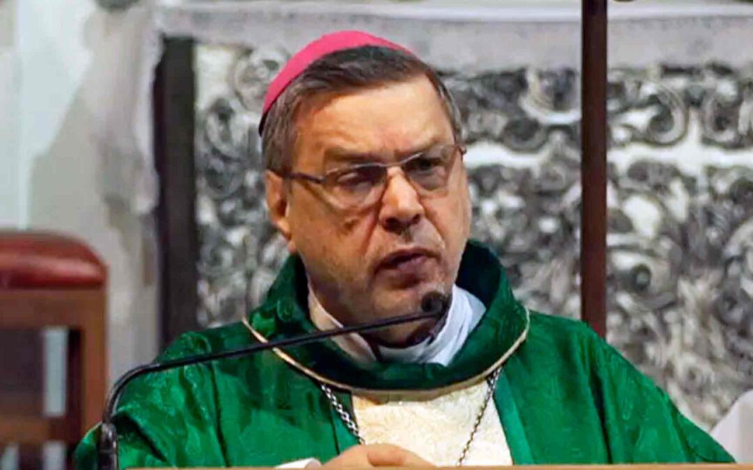 Obispo de Santa Cruz denuncia que el oriente boliviano sufre por el humo, enfermedades y crisis económica